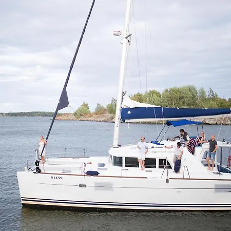 Live Aboard Ocean Cruiser Botel