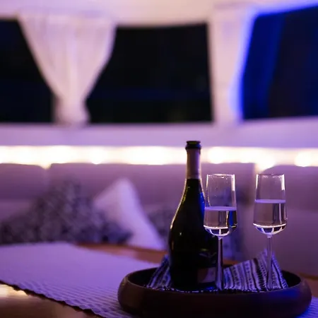 Botel Live Aboard Ocean Cruiser